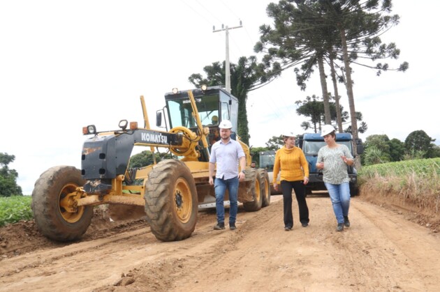 O programa está levando obras de melhoria e manutenção de estradas rurais a 1.200 quilômetros de estradas