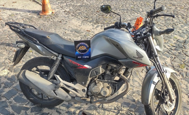 Moto foi furtada no bairro Cajuru, em Curitiba