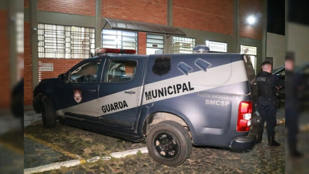 A GCM deu voz de prisão e encaminhou o homem à 13ª Subdivisão Policial de Ponta Grossa (13ª SDP) para as providências cabíveis