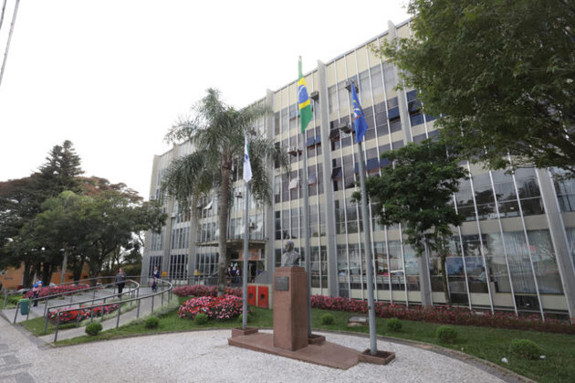 A prefeitura de Ponta Grossa irá seguir o piso nacional anunciado pelo MEC.