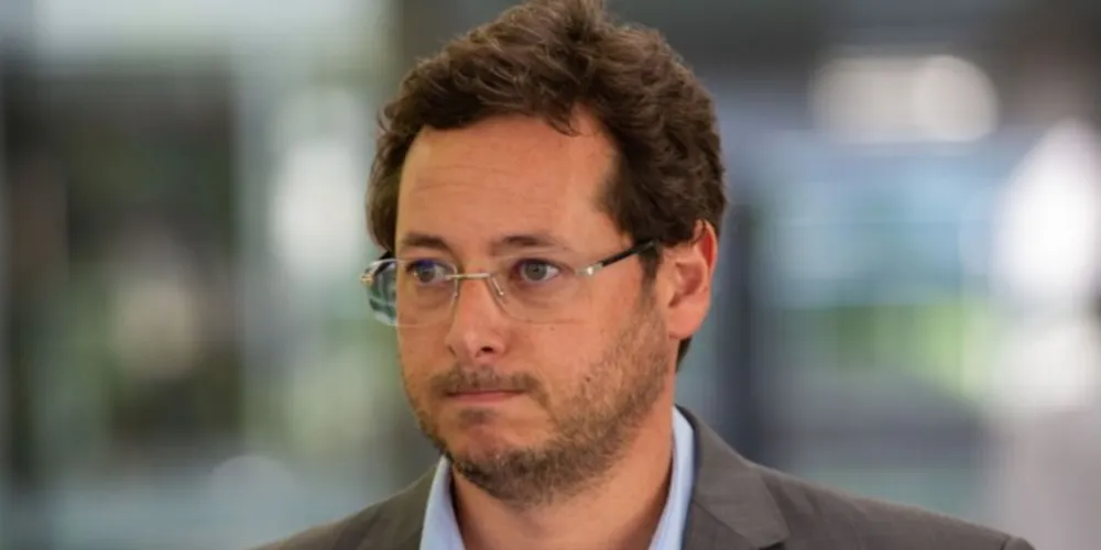 Wajngarten informou a jornalistas que estavam no local sobre outros três alvos de mandados na mesma operação