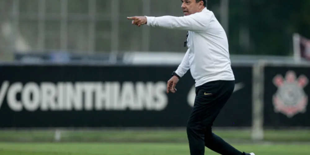 Vanderlei Luxemburgo comandou a última atividade do Timão antes do duelo decisivo