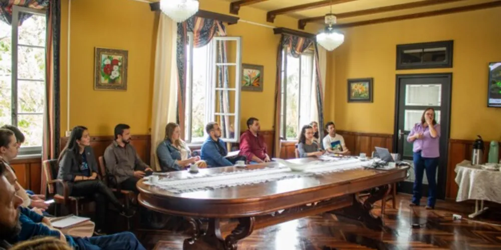 Representantes de diversos municípios marcaram presença no encontro