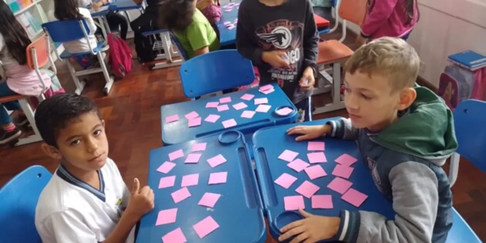 Aprendizado por meio do aprendizado contribuiu significativamente com a turma