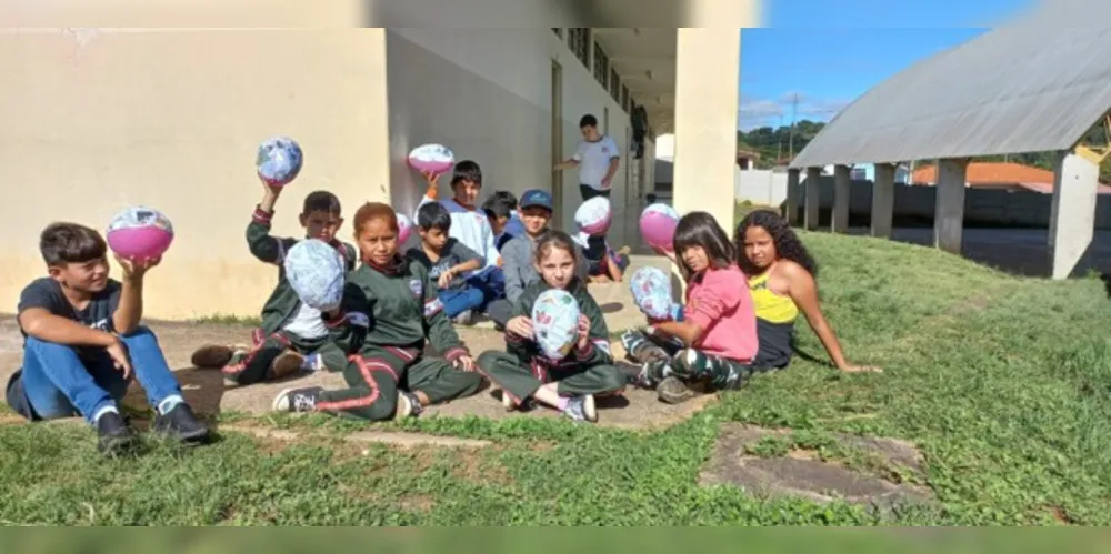 Trabalho foi além da reflexão, com confecção de máscaras por parte da turma