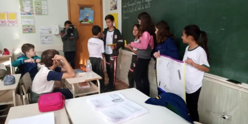Em sala de aula e no recreio, crianças puderam imergir no mundo da comunicação jornalística