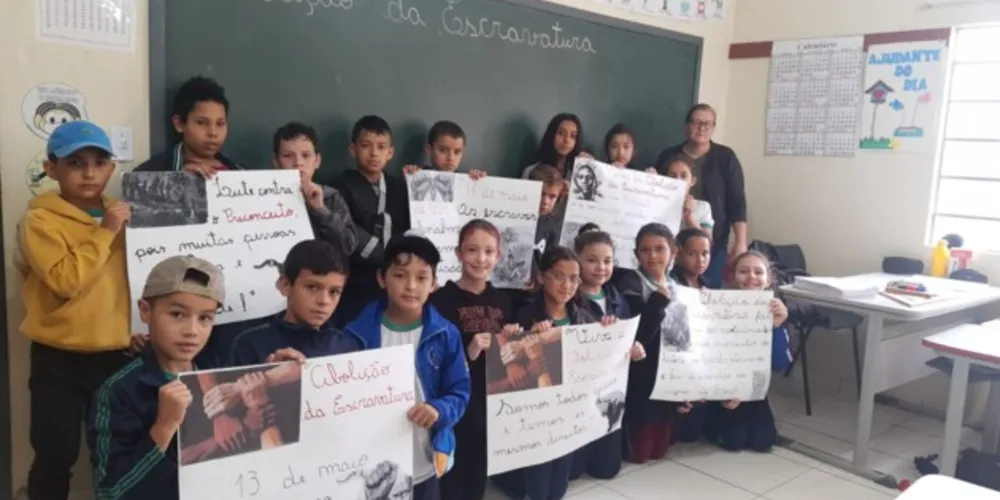 Alunos produziram materiais sobre a temática