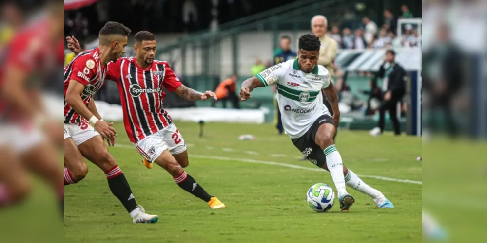 Os donos da casa tiveram pelo menos quatro chances para marcar o segundo gol