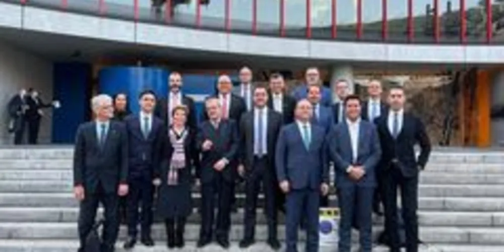 Comitiva paranaense também conta com o governador Ratinho Junior