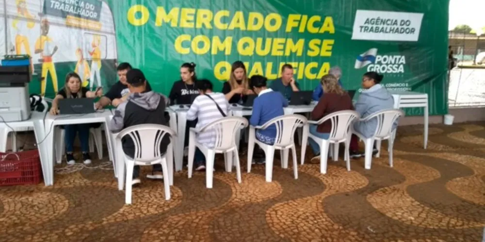 Ação aconteceu nesta quinta-feira na praça Simon Bolívar