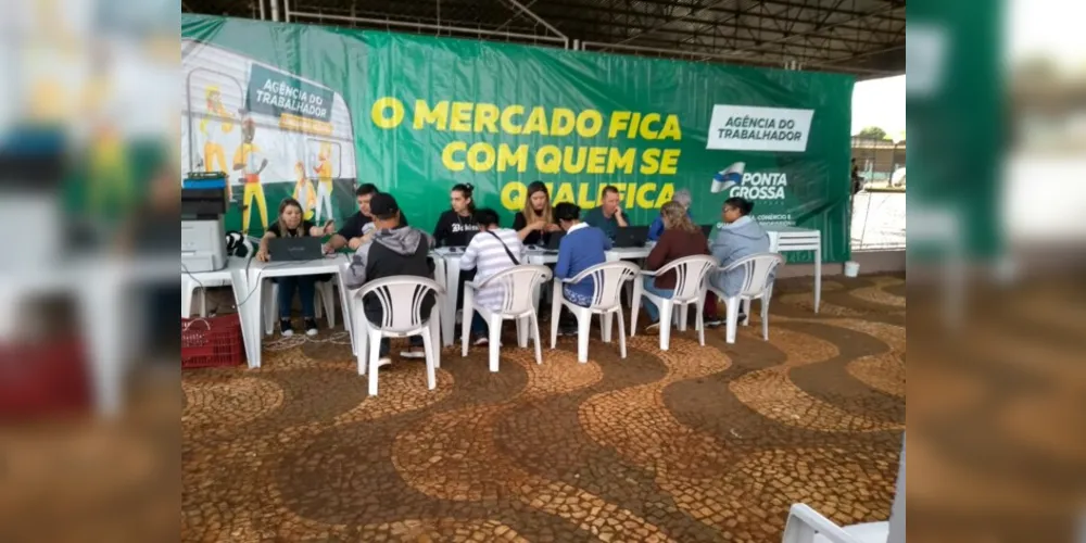 Ação aconteceu nesta quinta-feira na praça Simon Bolívar