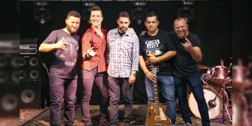 A banda Armação Ilimitada se apresenta com DJ Frank nesta sexta no Baviera