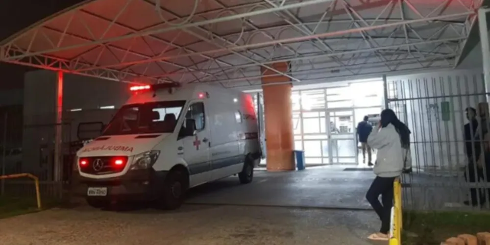 Homem não aceita separação e esfaqueia mulher dentro de Upa em Curitiba