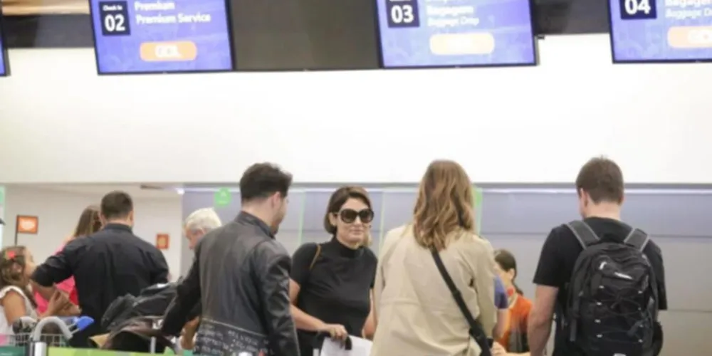 Michelle embarca rumo a Orlando para encontrar Bolsonaro