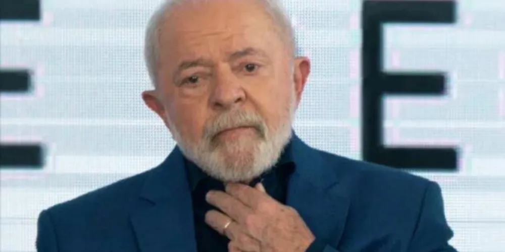 Lula é diagnosticado com pneumonia e adia viagem à China