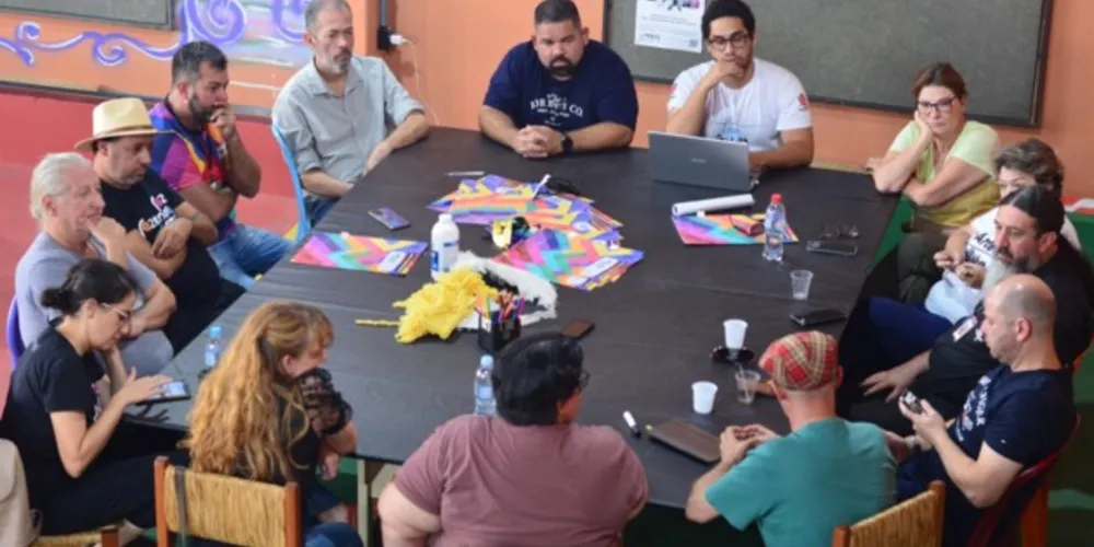 Representantes de sete cidades do PR criam grupo de trabalho cultural