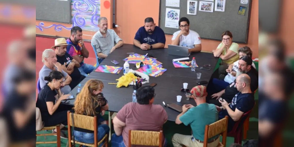 Representantes de sete cidades do PR criam grupo de trabalho cultural