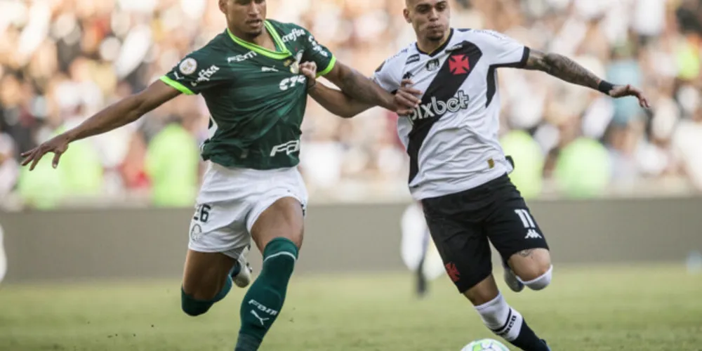 Gabriel Pec anotou um dos gols do Vasco na tarde deste domingo
