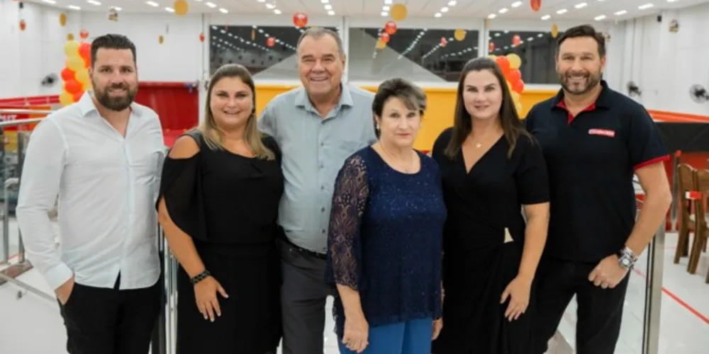 O Grupo MM é uma empresa familiar, fundada e sediada em Ponta Grossa, que se tornou uma das maiores empresas de varejo do Brasil