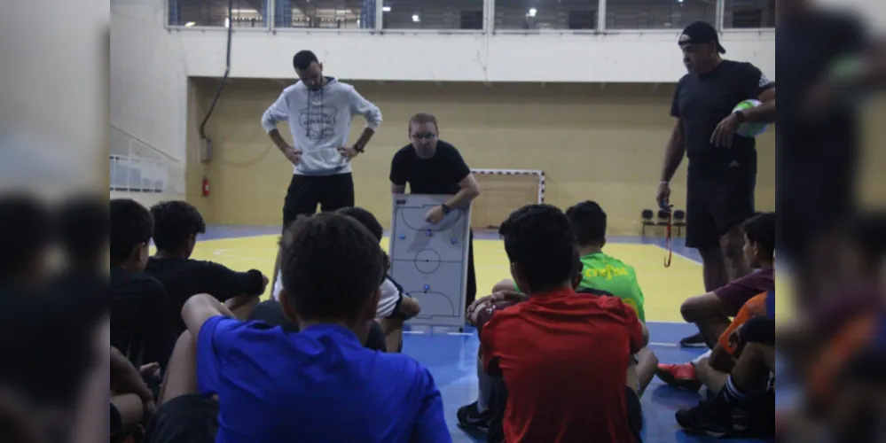 Equipe sub-15, primeira a estrear no Estadual, iniciou a preparação com 'peneira' (foto) no mês passado