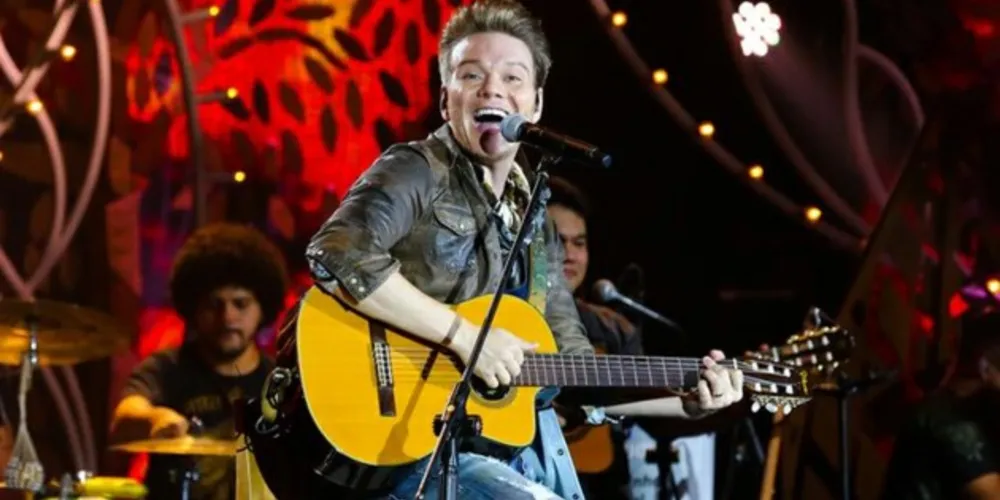 Cantor sertanejo Michel Teló abre programação de shows nacionais no município