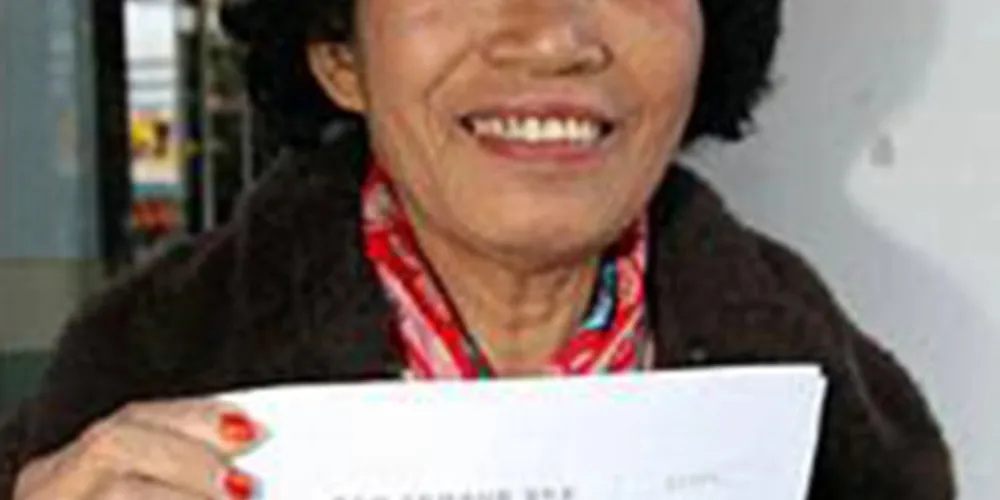 Ao todo, foram 959 exames até ela passar na prova de número 960 e finalmente obter a carteira de habilitação. Os esforços dela foram até novembro de 2009.