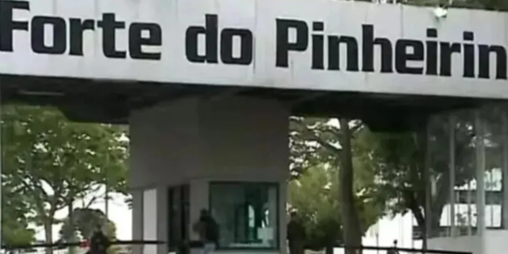 Almeida se formou no final de 2022 na Escola de Sargentos, e fazia parte da Base de Administração e Apoio