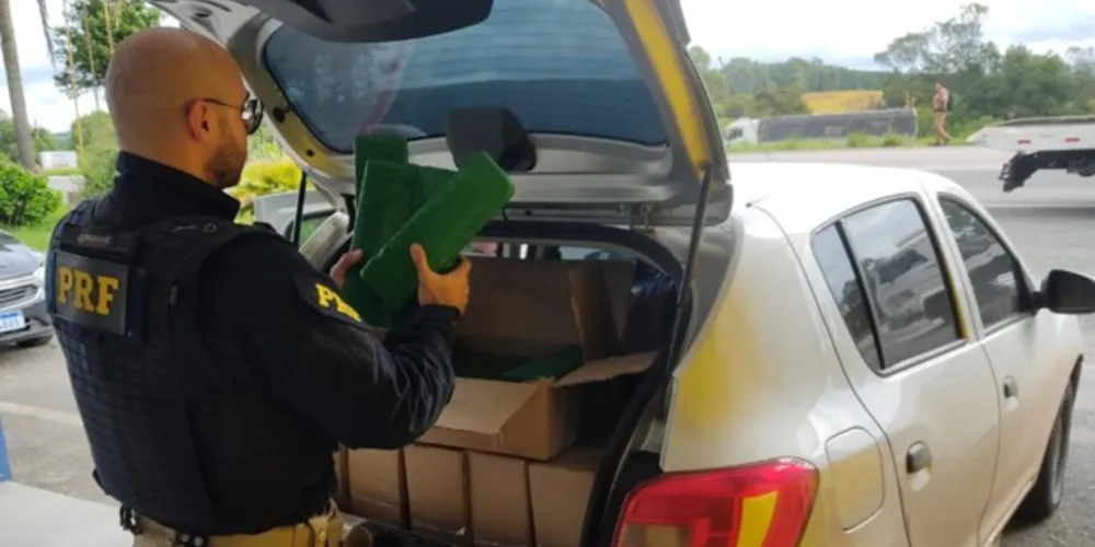 Apreensão aconteceu por volta das 15h50, no km 139, na BR-277
