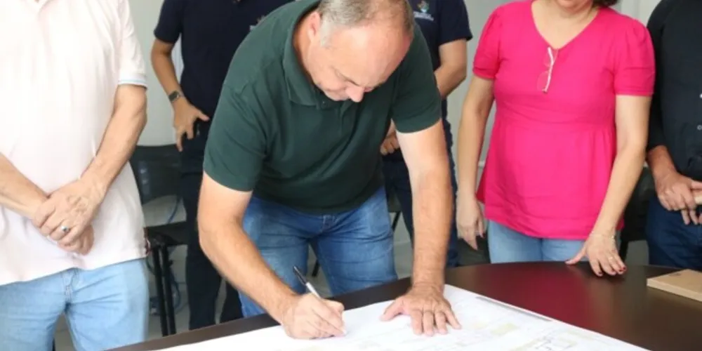 Prefeito Osnei Stadler assinou a ordem de serviço referente ao projeto na terça-feira (7)