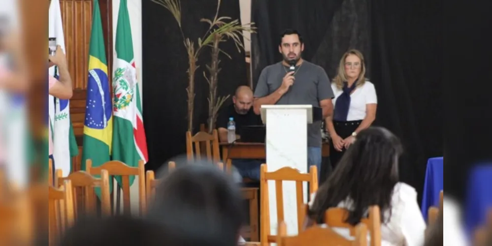 Evento ocorreu no salão da Paróquia Menino Jesus e reuniu lideranças do setor público e privado