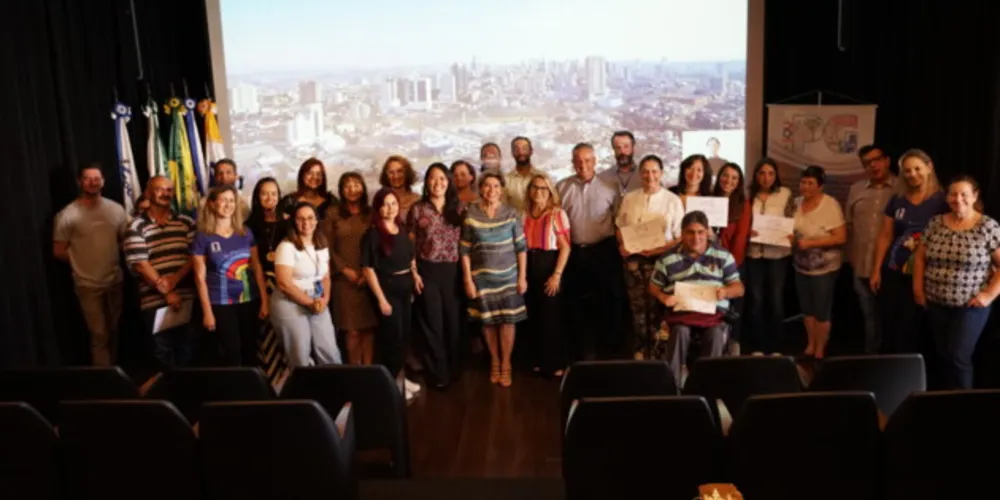 A entrega de certificados aos artesãos da 1ª Edição do Projeto Sou PG evento aconteceu na Estação Saudade