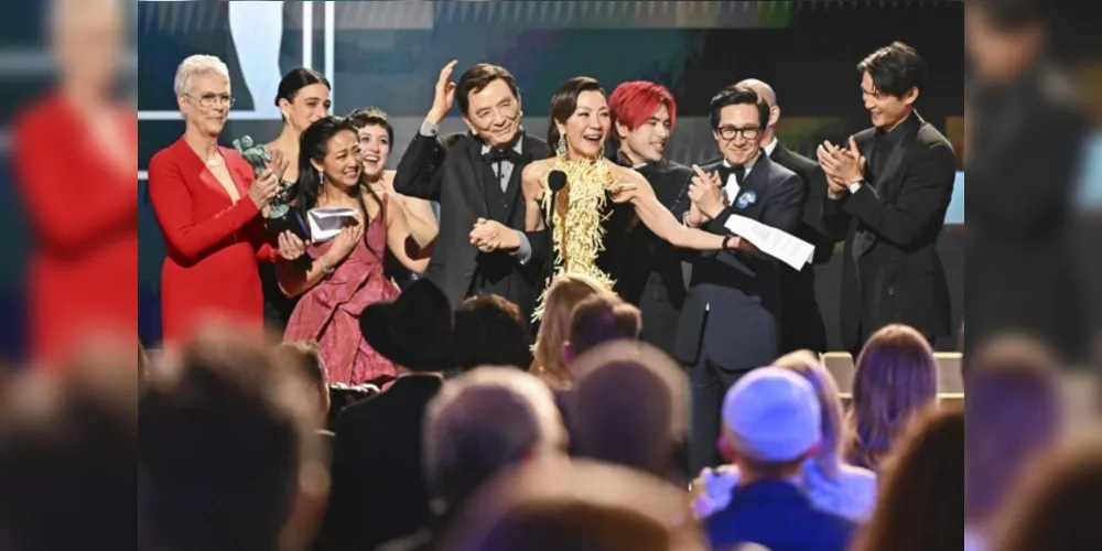 ‘Tudo em Todo Lugar ao Mesmo Tempo’ levou quatro estatuetas na premiação votada pelo sindicato dos atores