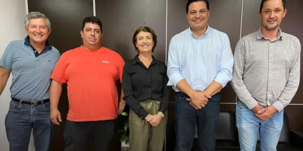 Encontro entre o deputado, a prefeita em exercício  Ione Tomaz e vereadores ocorreu em Curitiba, na segunda-feira (13)