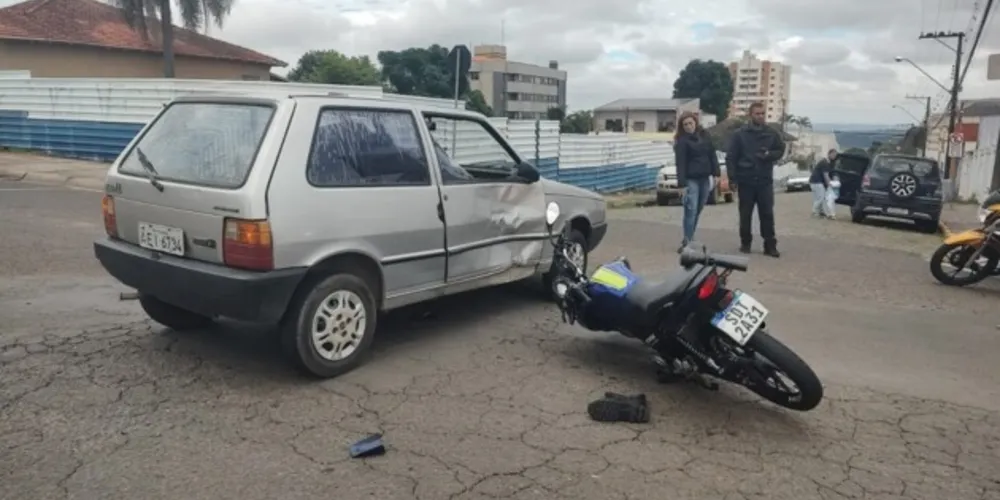 Por conta da batida, motociclista teve ferimentos no nariz