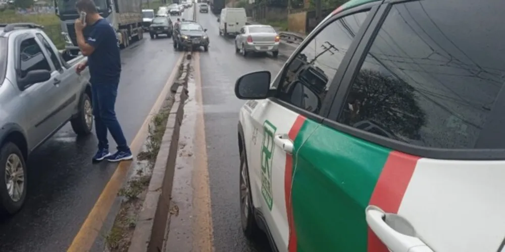 Três veículos se envolveram na sequência de colisões