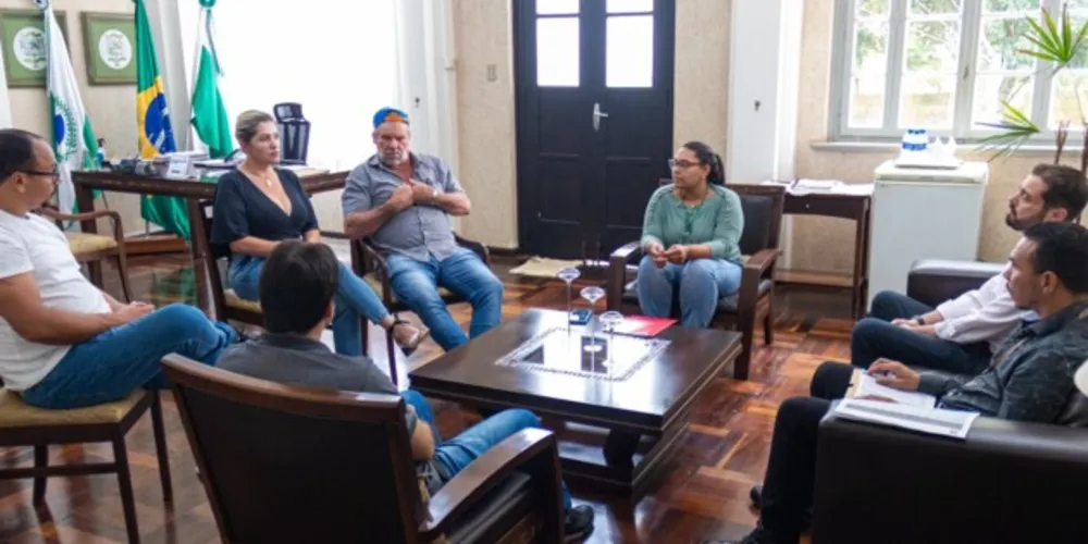 A pauta abordada durante o encontro foram as quedas de energia constantes no distrito de Caetano Mendes