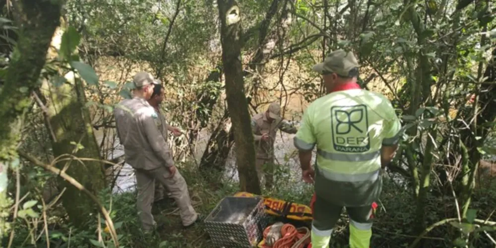 Equipes de socorro foram acionadas até o local para prestar atendimento à ocorrência