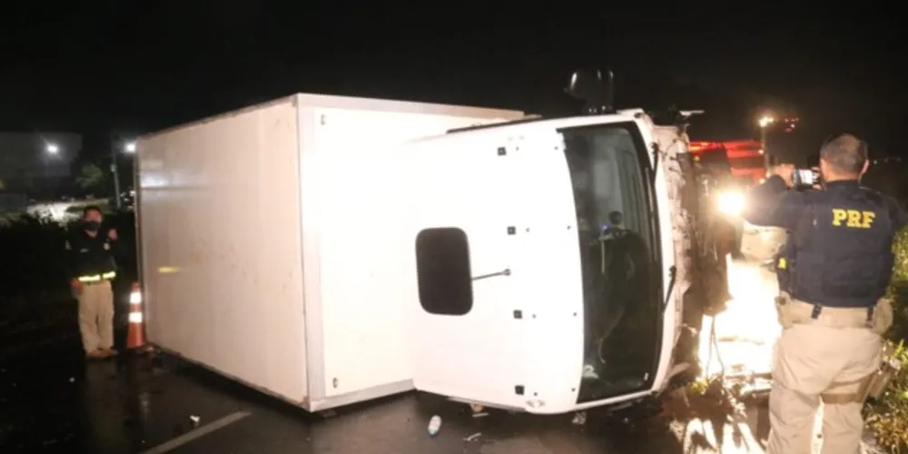 A reportagem no Portal aRede e Jornal da Manhã esteve presente no local do acidente e constatou que chovia muito no local dutante o acidente
