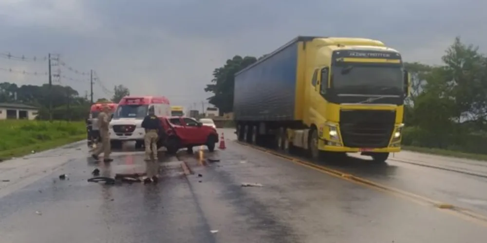 PRF, Siate e Samu estão no local do acidente