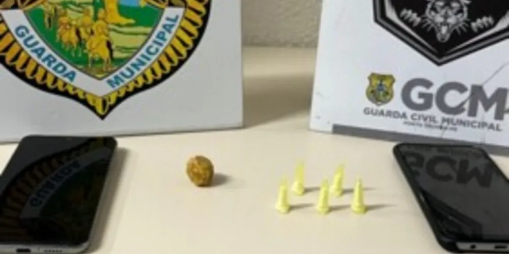 Drogas e dinheiro foram apreendidos