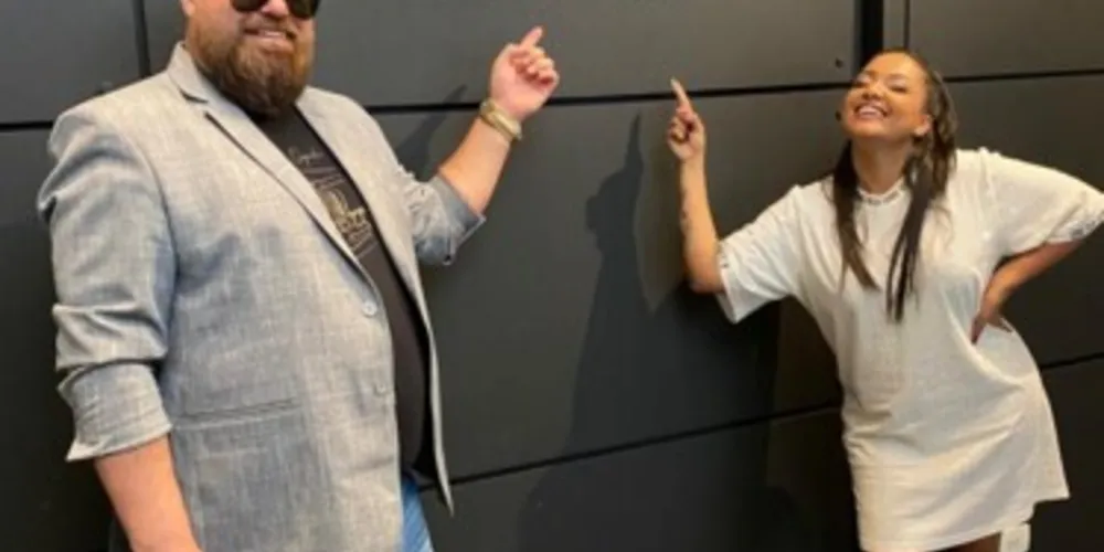 Dupla Maick e Rafaela assinam contrato com a Universal Music hoje