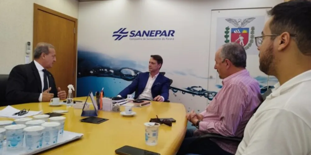 Projeto foi debatido em reunião entre o deputado estadual Moacyr Fadel (PSD), o presidente da Sanepar, Claudio Stabile, e o prefeito de Castro, Alvaro Telles