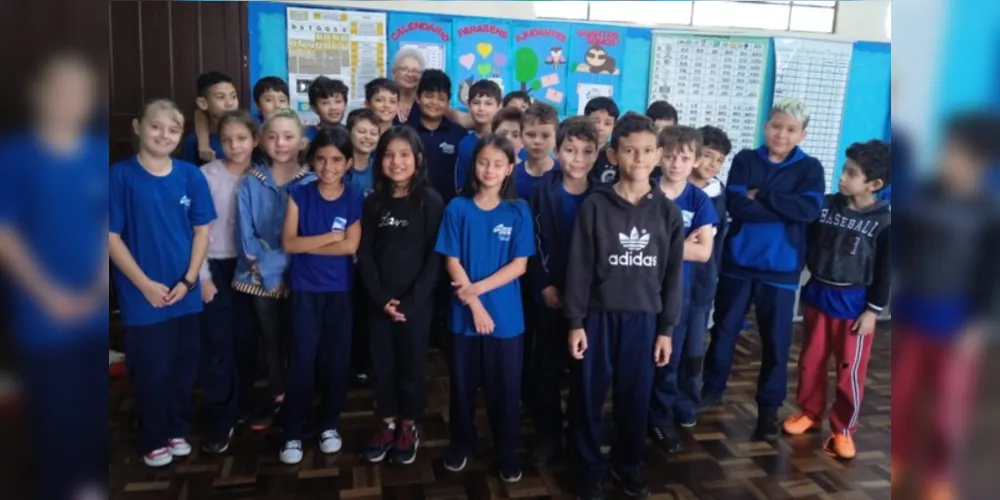 A homenagem deixou alunos e educadores muito emocionados