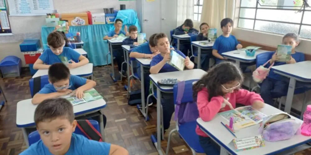 Durante o período de aula, a turma conversou sobre a utilização de celulares e outros aparelhos em seu tempo livre