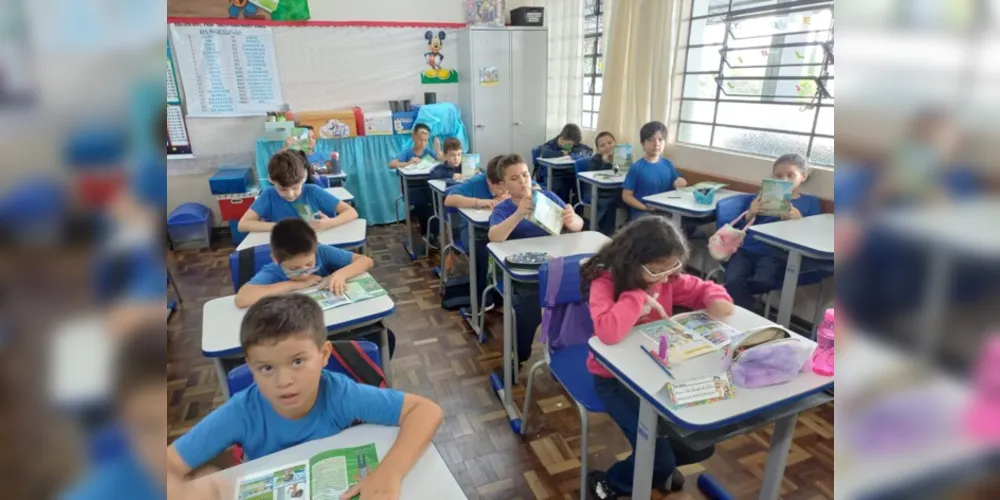 Durante o período de aula, a turma conversou sobre a utilização de celulares e outros aparelhos em seu tempo livre