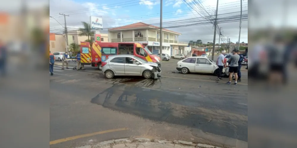 Acidente mobilizou equipes do Corpo de Bombeiros