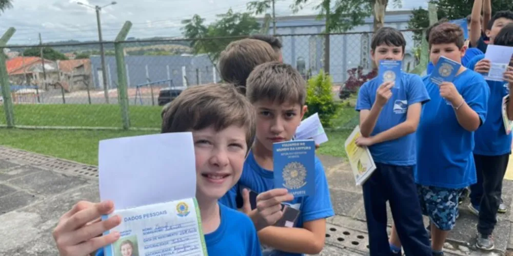 O preenchimento dos "passaportes da leitura" tem entusiasmado os alunos