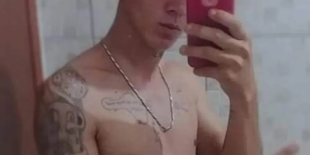 Michael Augusto Santos Castro foi morto a tiros; equipes do IML e Criminalística estiveram no local da ocorrência