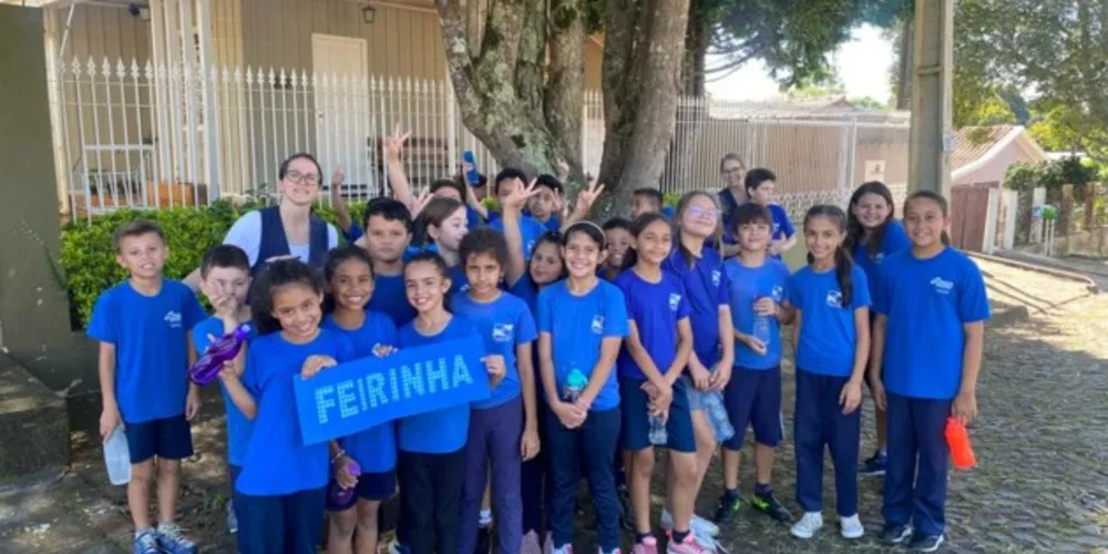 As atividades contaram com a declamação de poesias para a cominidade escolar e comercios da região