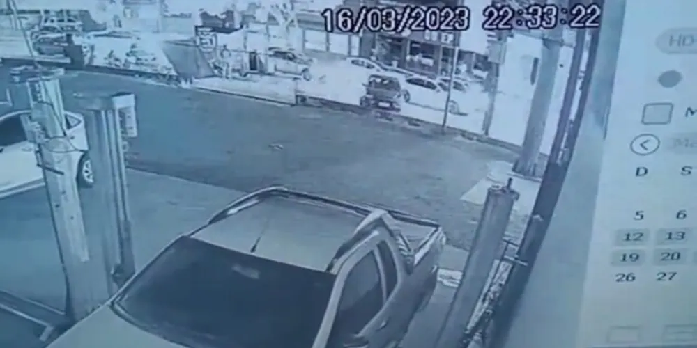 Imagens mostram início da ‘disputa’ entre dois veículos